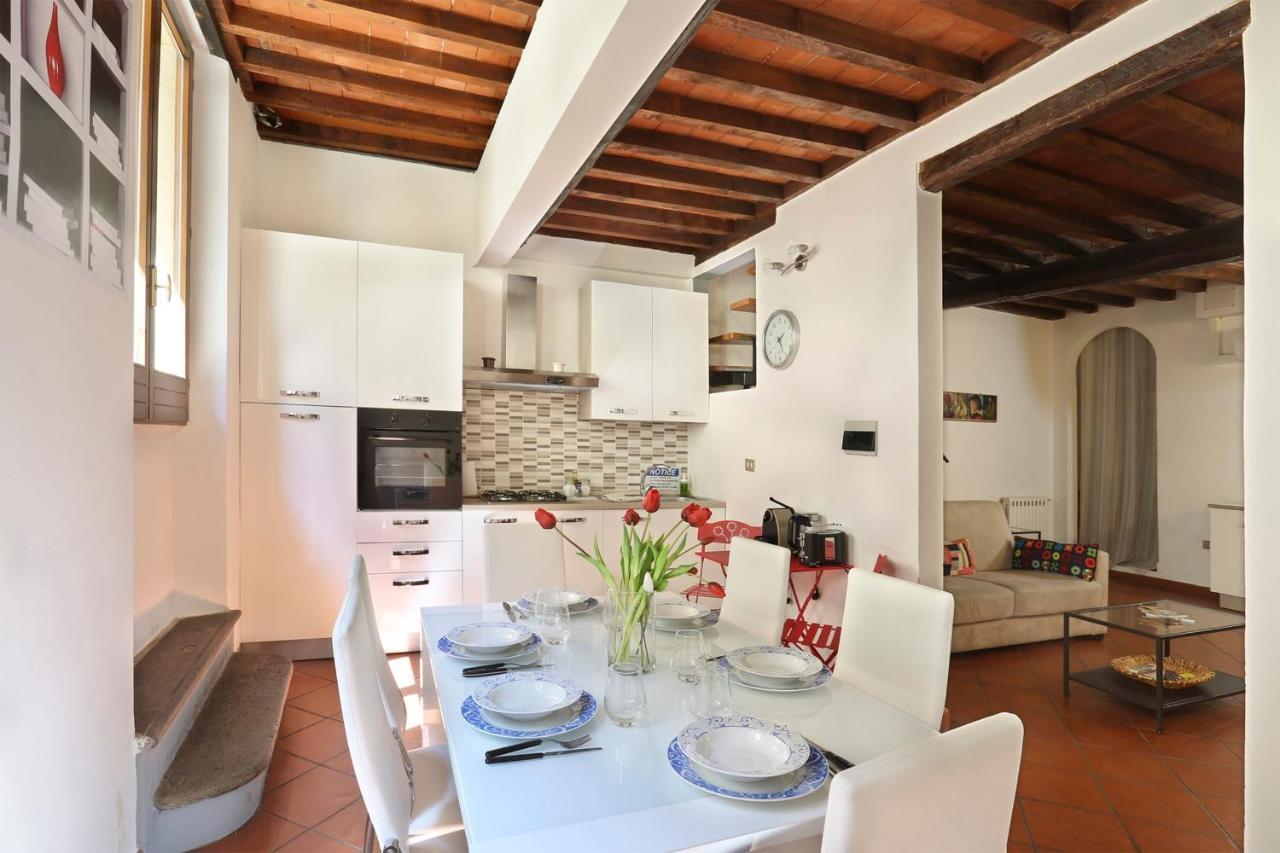 Tornabuoni Apartment- Hosted By Sweetstay Флоренция Экстерьер фото