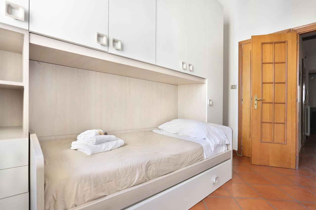 Tornabuoni Apartment- Hosted By Sweetstay Флоренция Экстерьер фото